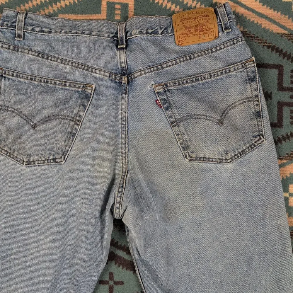 Levis 550 Jeans Relaxed Fit Mens 36x31 Blue Straight Leg USA Vintage Light Wash